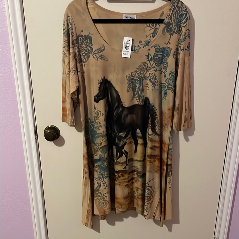 Tan and Black 3/4 Sleeve Tunic with Horse Design